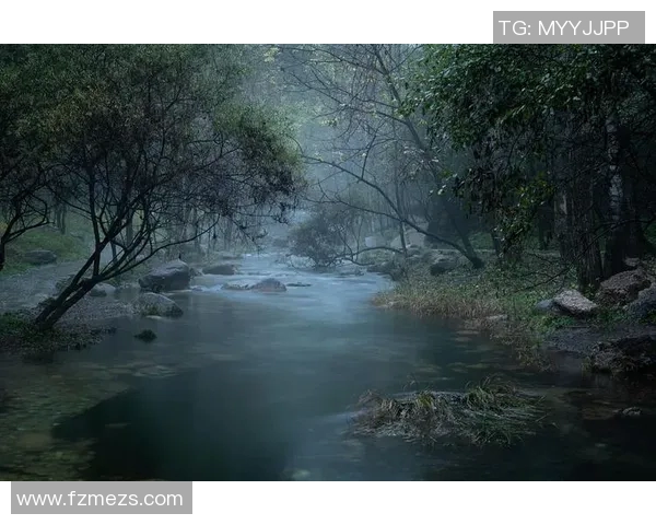 林水镜下的岁月流转与心灵映照的深刻思考